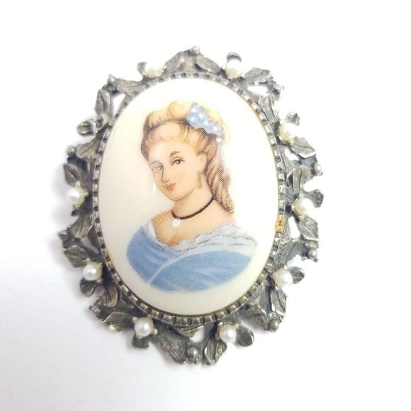 Vintage Pretty Lady In Blue Dress Oval Portrait Brooch, Silver Tone Frame, Retro - Picture 2 of 5
